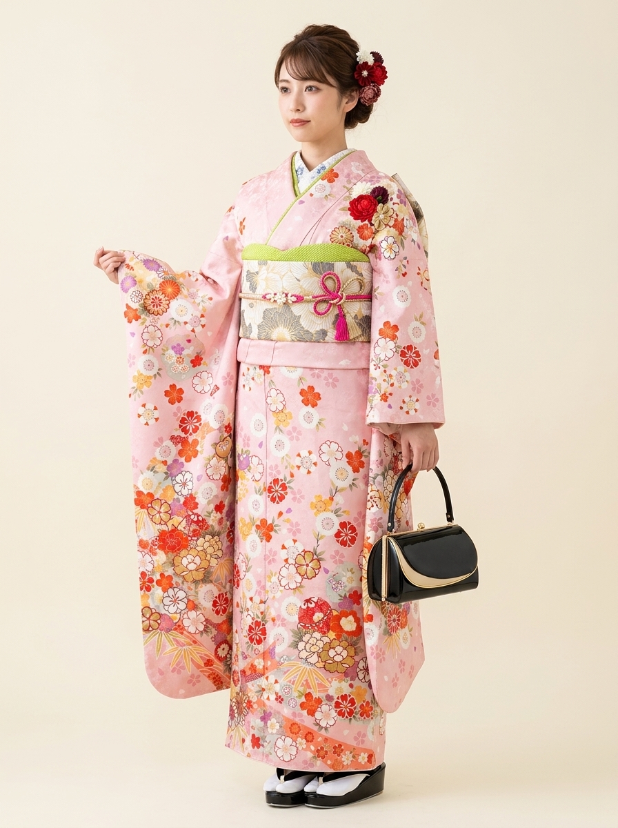桜色に舞う金彩の花宴